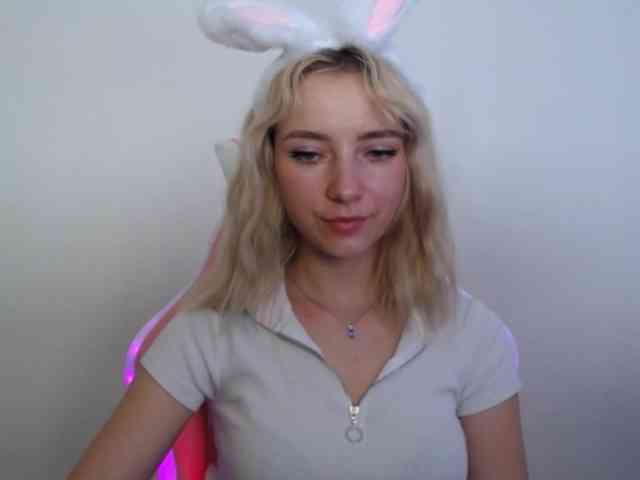LuciaGlow webcam