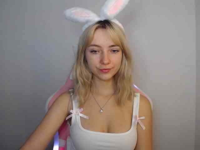 LuciaGlow webcam