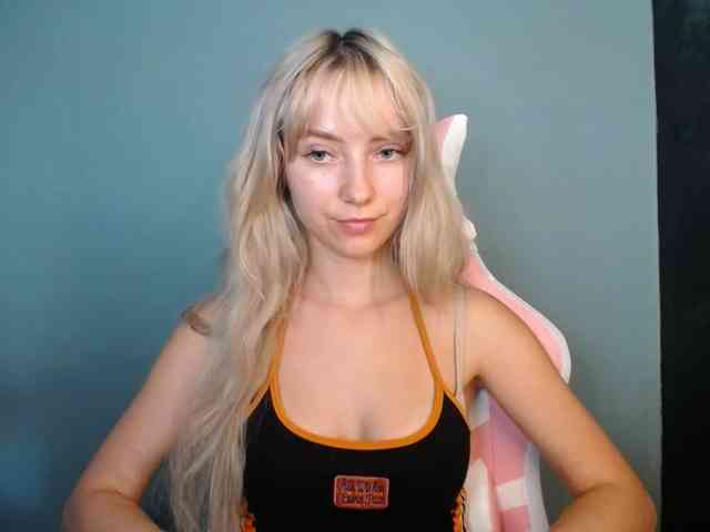 LuciaGlow webcam