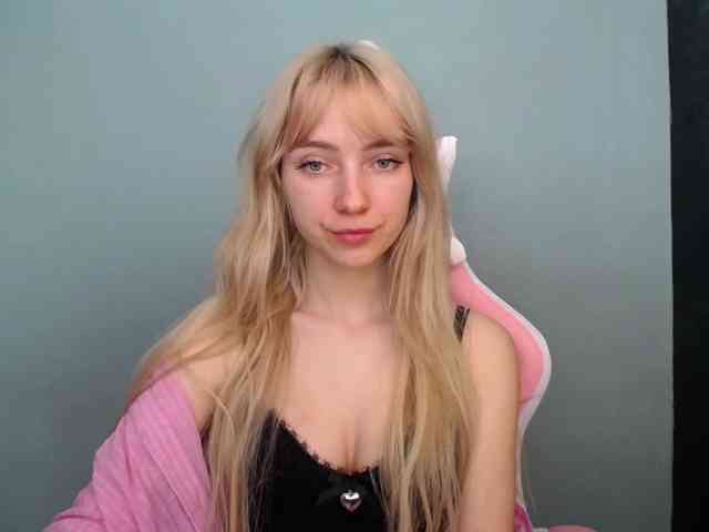 LuciaGlow webcam