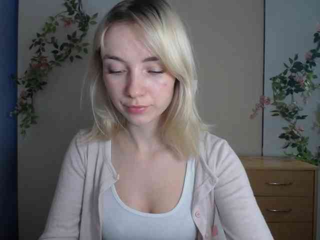 LuciaGlow webcam