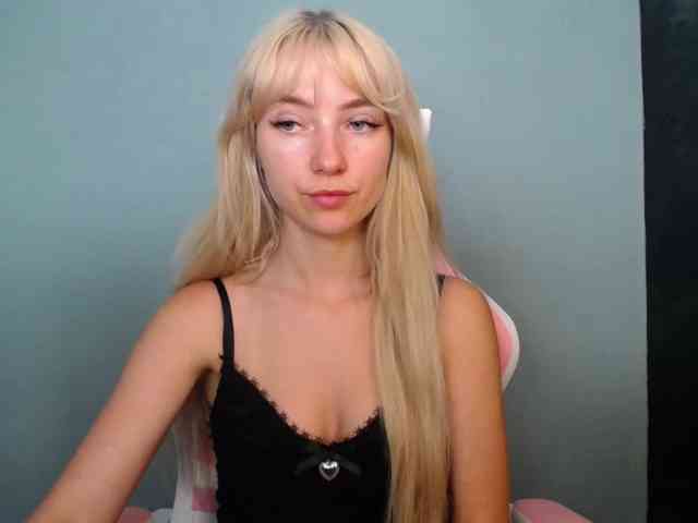 LuciaGlow webcam