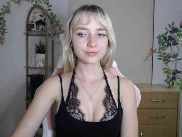 LuciaGlow webcam