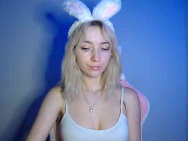 LuciaGlow webcam