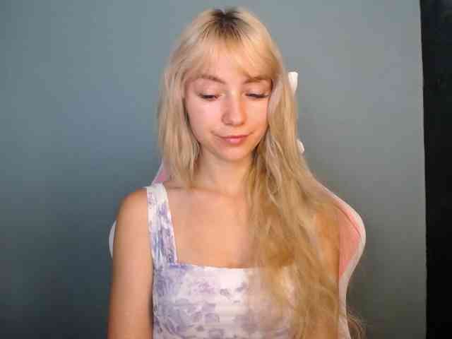 LuciaGlow webcam