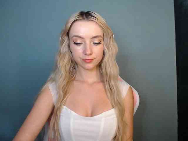 LuciaGlow webcam