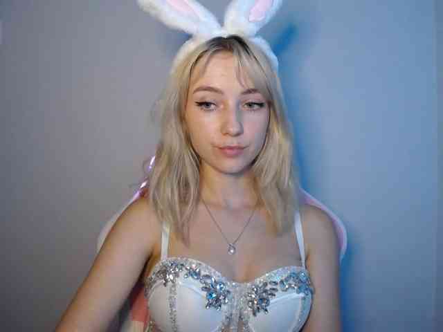 LuciaGlow webcam