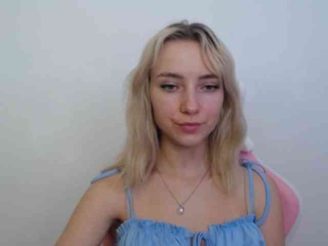 LuciaGlow webcam