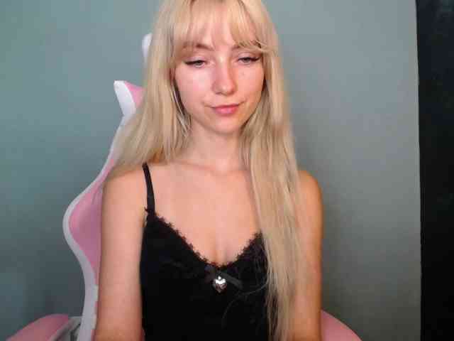 LuciaGlow webcam