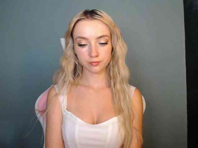 LuciaGlow webcam