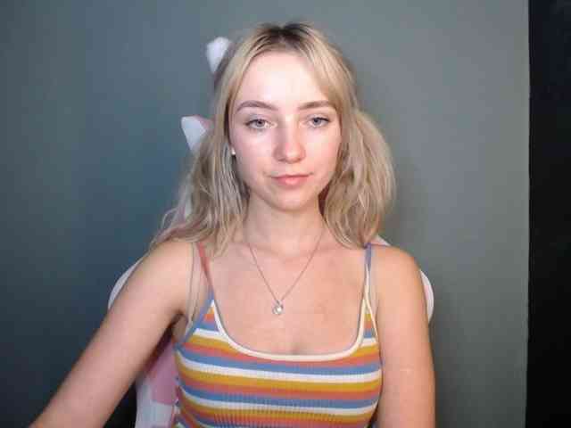 LuciaGlow webcam