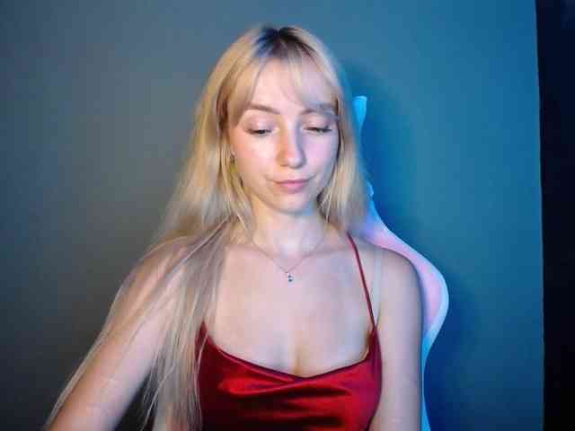 LuciaGlow webcam