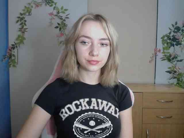 LuciaGlow webcam