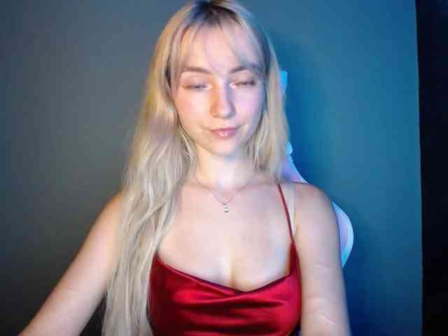 LuciaGlow webcam