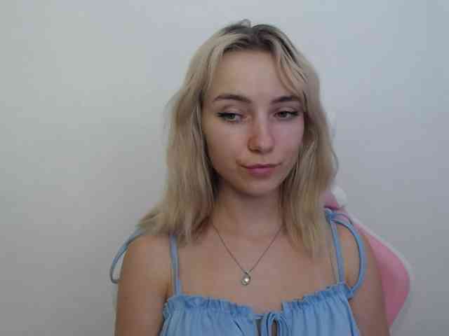LuciaGlow webcam