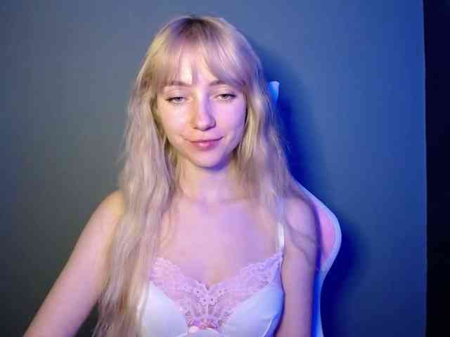LuciaGlow webcam