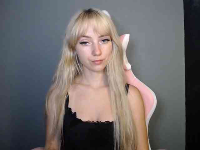 LuciaGlow webcam