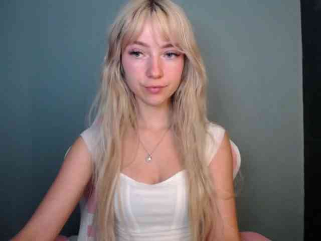 LuciaGlow webcam