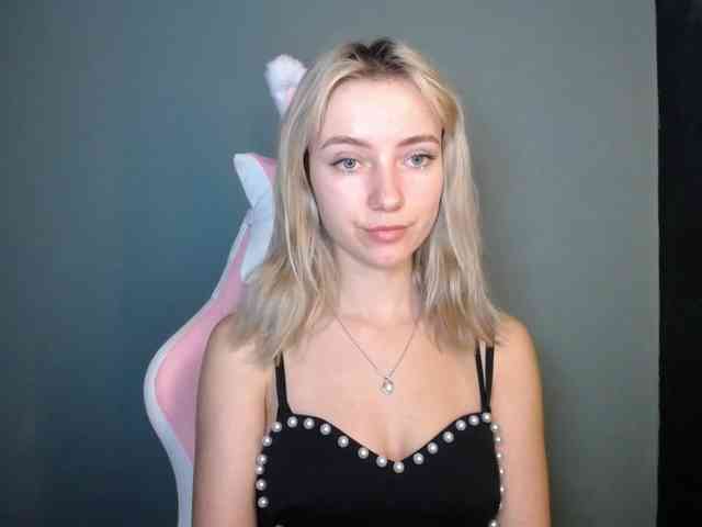 LuciaGlow webcam