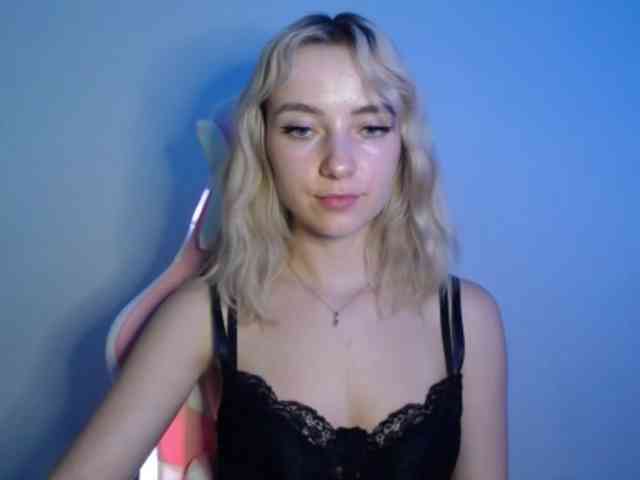 LuciaGlow webcam