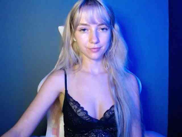 LuciaGlow webcam