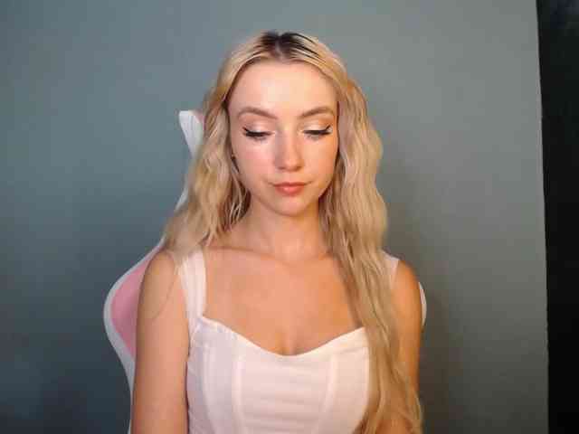 LuciaGlow webcam