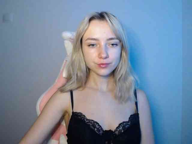 LuciaGlow webcam