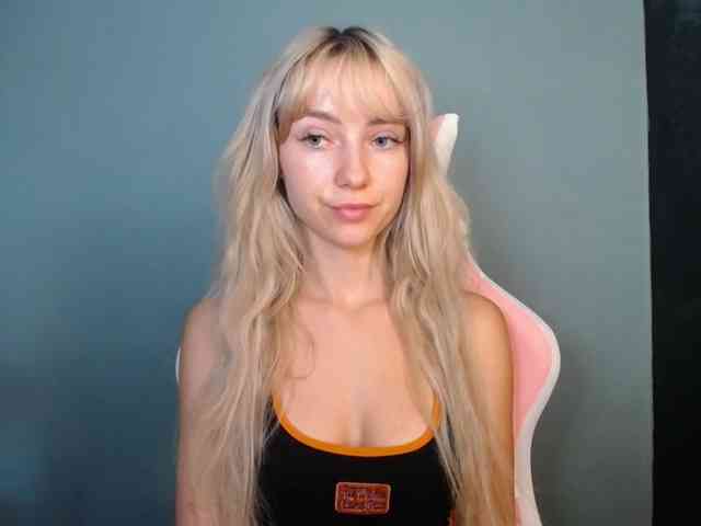 LuciaGlow webcam