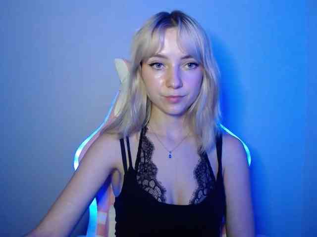 LuciaGlow webcam