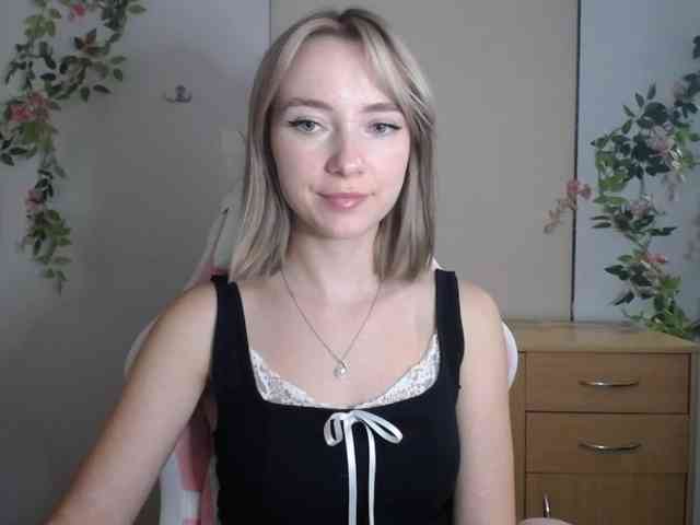 LuciaGlow webcam