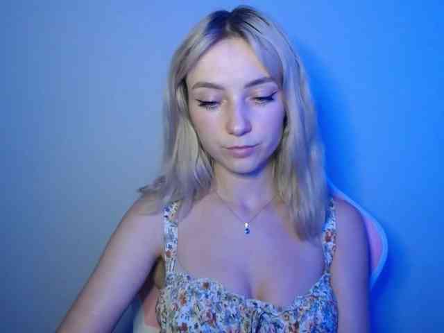LuciaGlow webcam