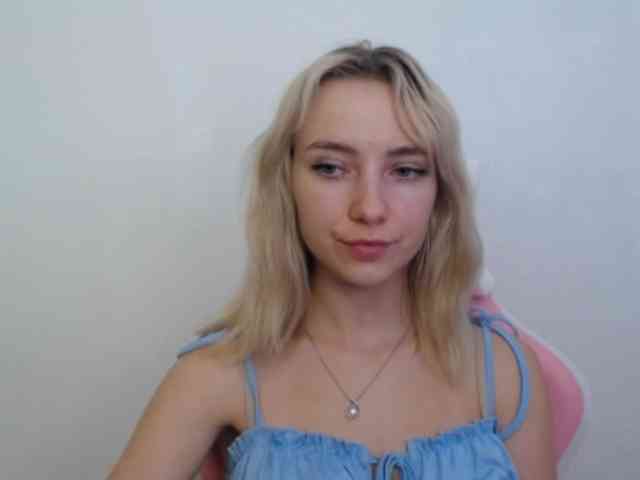 LuciaGlow webcam