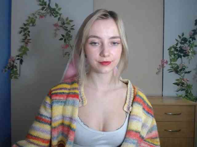 LuciaGlow webcam