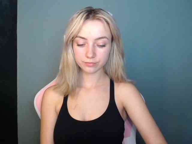 LuciaGlow webcam