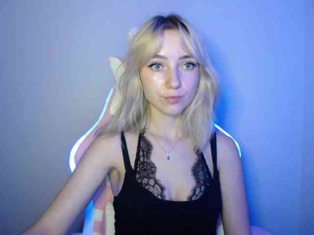 LuciaGlow webcam