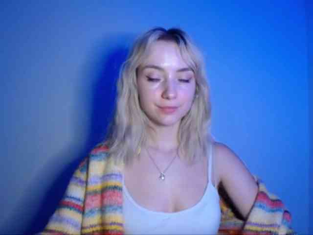 LuciaGlow webcam