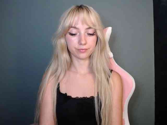 LuciaGlow webcam