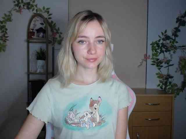 LuciaGlow webcam