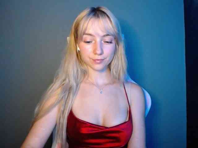 LuciaGlow webcam