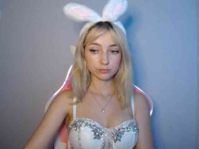 LuciaGlow webcam