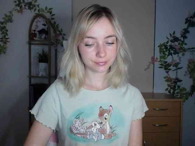 LuciaGlow webcam