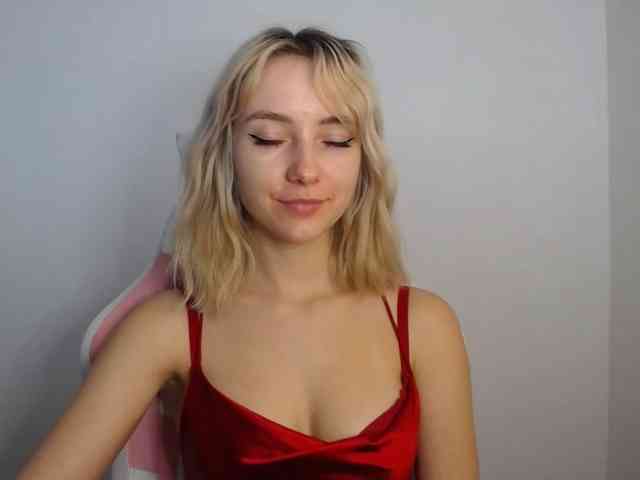 LuciaGlow webcam