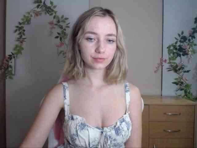 LuciaGlow webcam