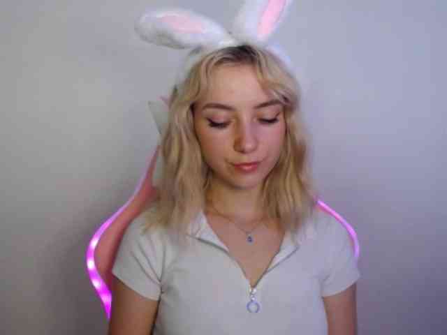 LuciaGlow webcam