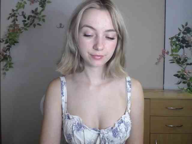 LuciaGlow webcam