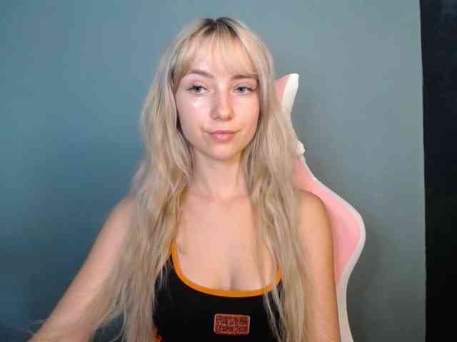 LuciaGlow webcam
