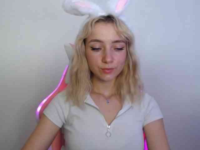 LuciaGlow webcam