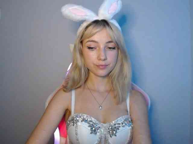 LuciaGlow webcam