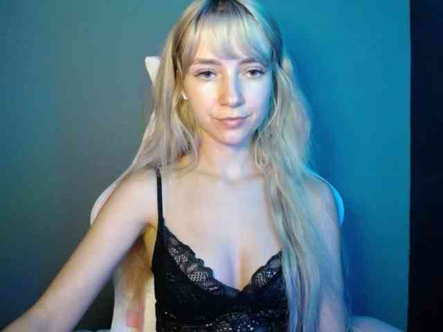 LuciaGlow webcam