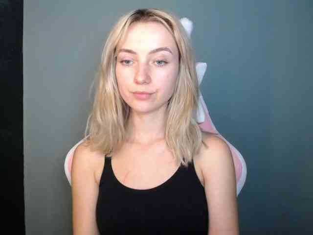 LuciaGlow webcam